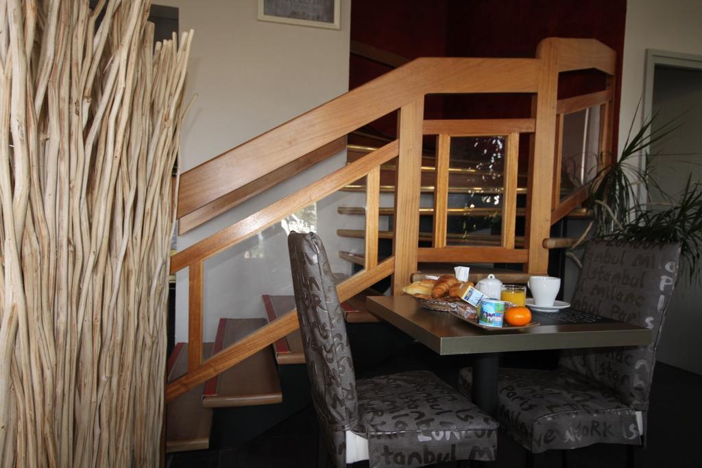 Hotel D'Arcins Latresne Esterno foto
